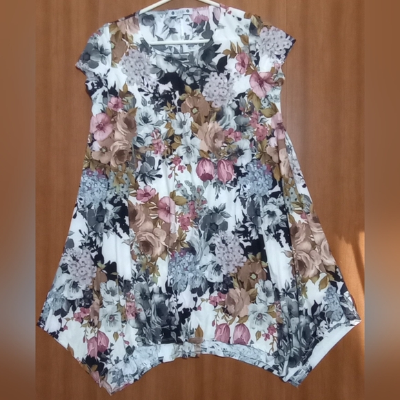 Wilde Summer Dress Size Large Floral Babydoll Style Cap Sleeves Very Pretty NWOT - Picture 3 of 5